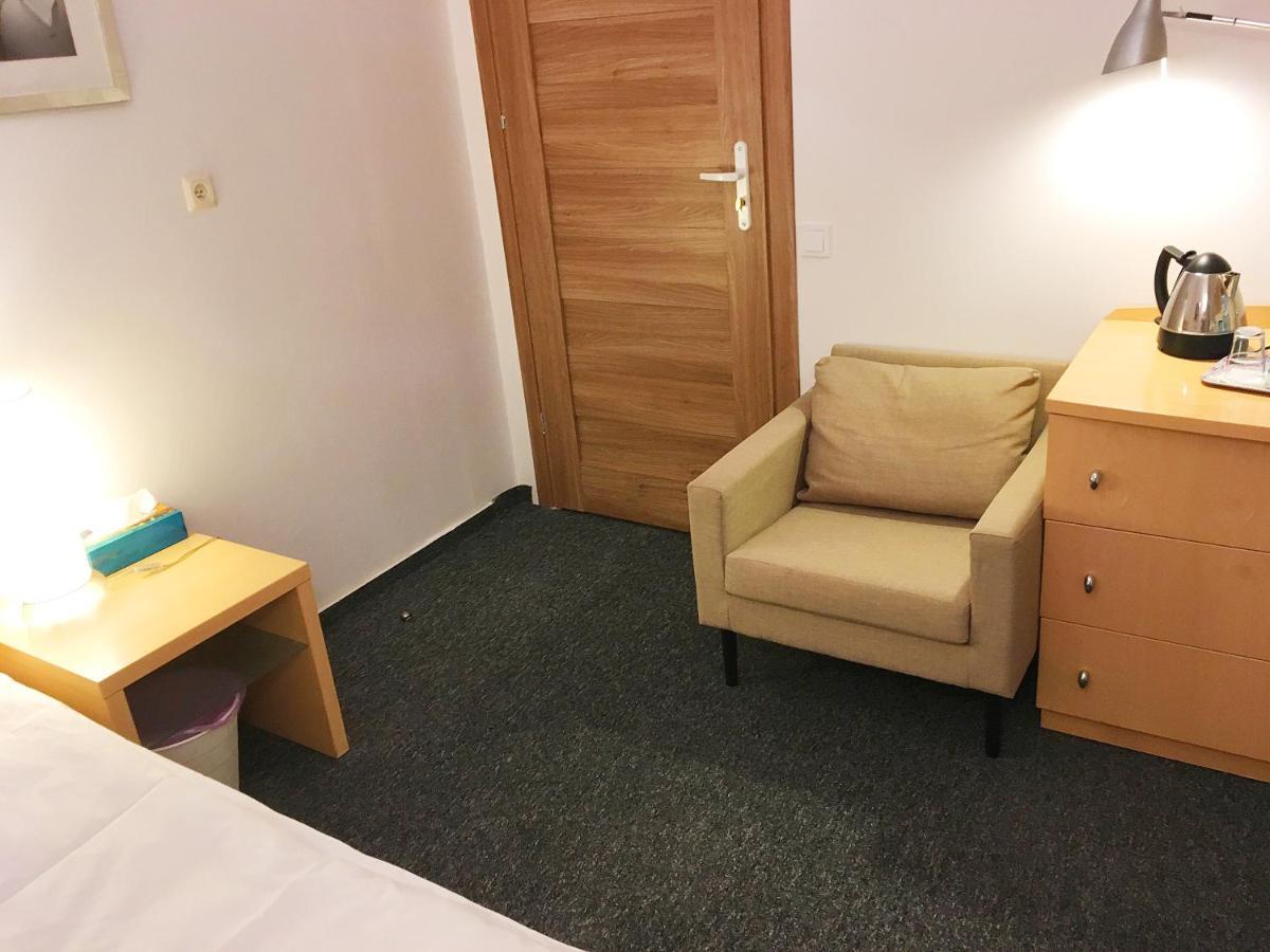 404 Rooms Wilanowska Warschau Exterior foto