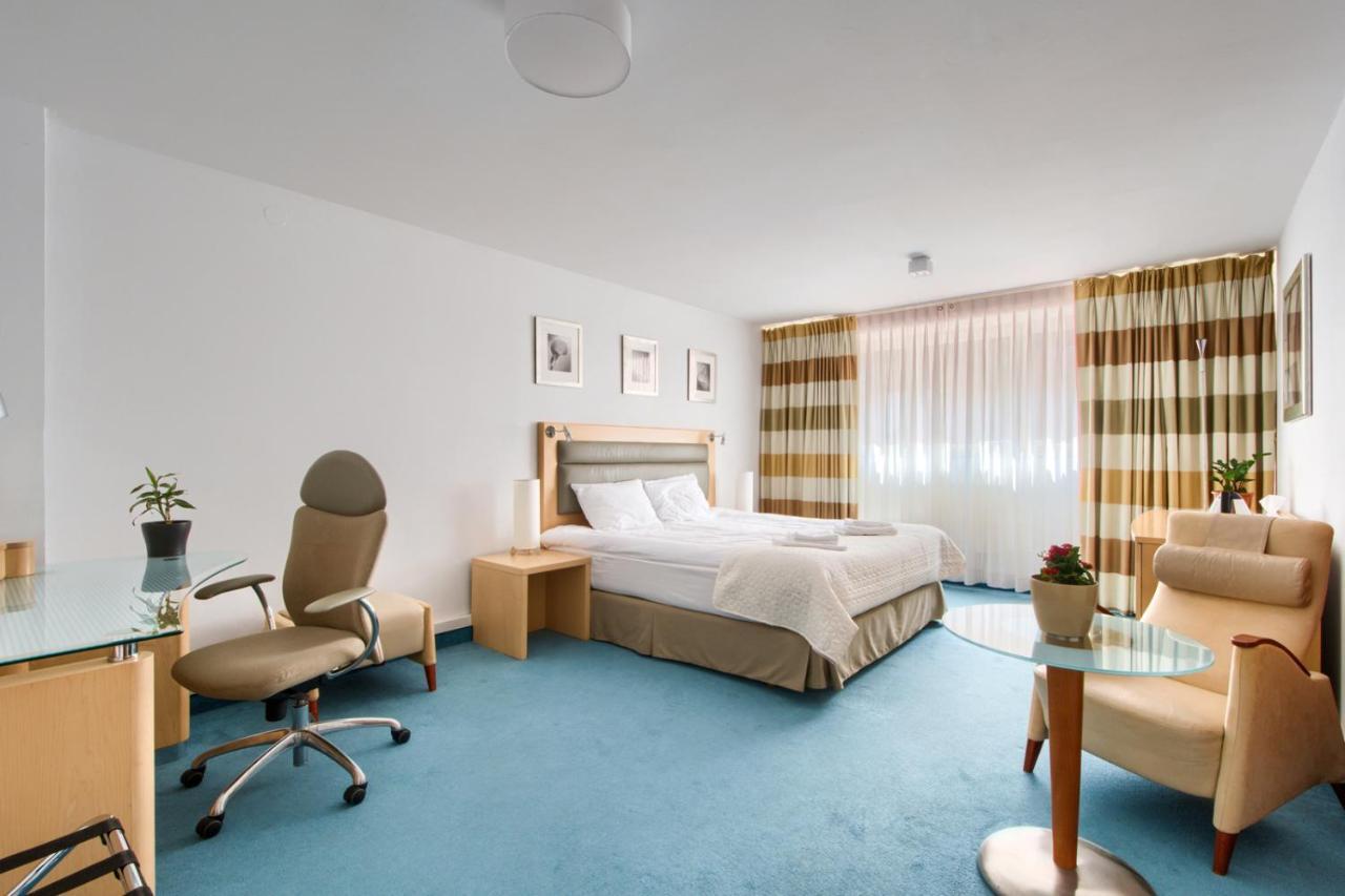 404 Rooms Wilanowska Warschau Exterior foto
