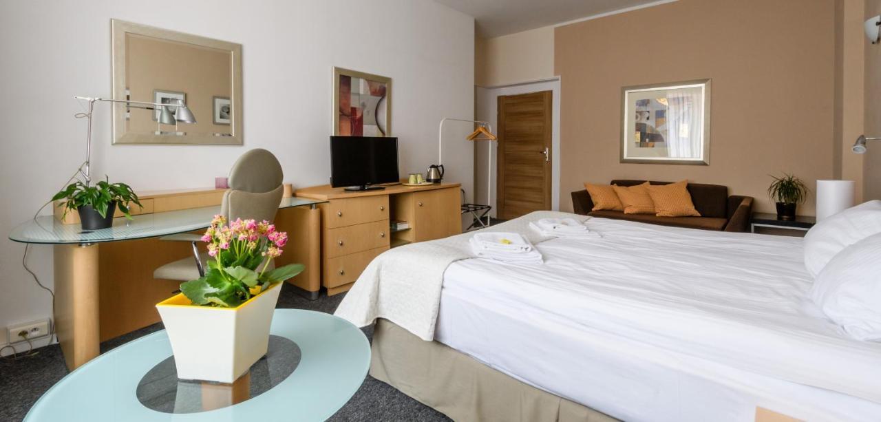 404 Rooms Wilanowska Warschau Exterior foto