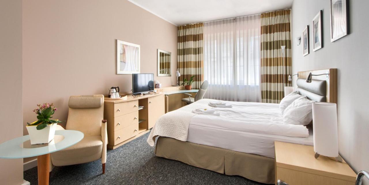 404 Rooms Wilanowska Warschau Exterior foto