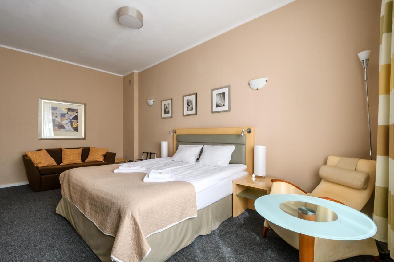 404 Rooms Wilanowska Warschau Exterior foto