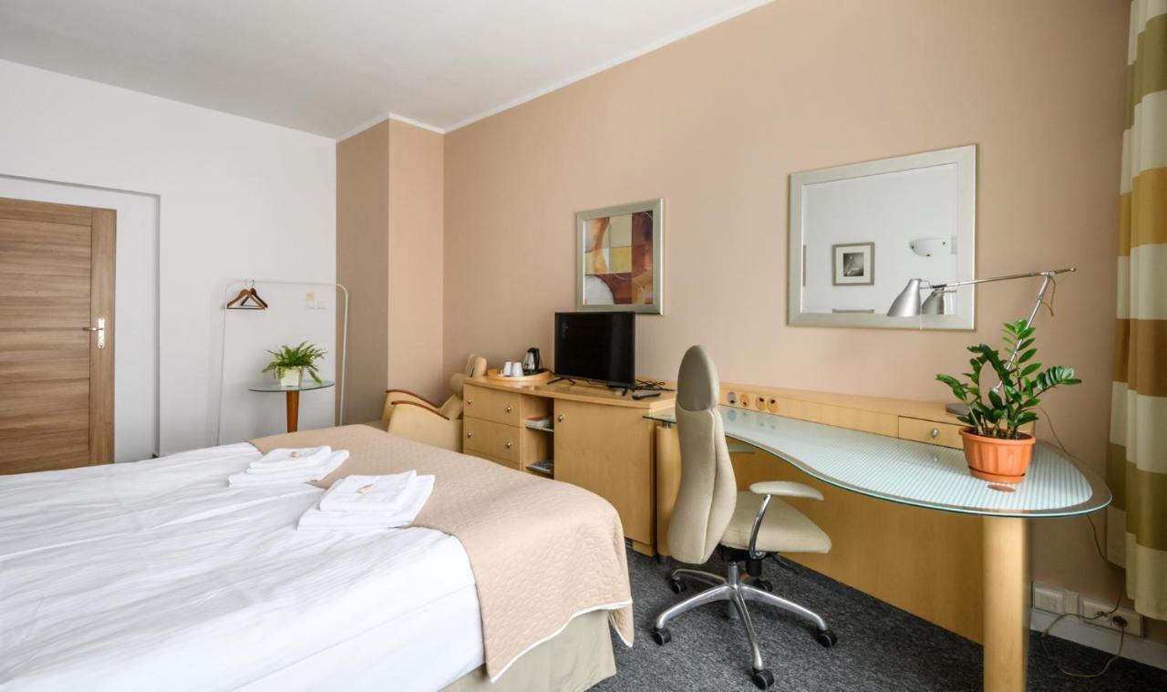 404 Rooms Wilanowska Warschau Exterior foto