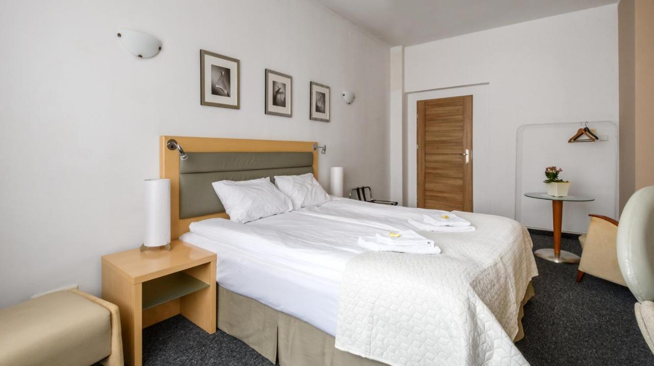 404 Rooms Wilanowska Warschau Exterior foto